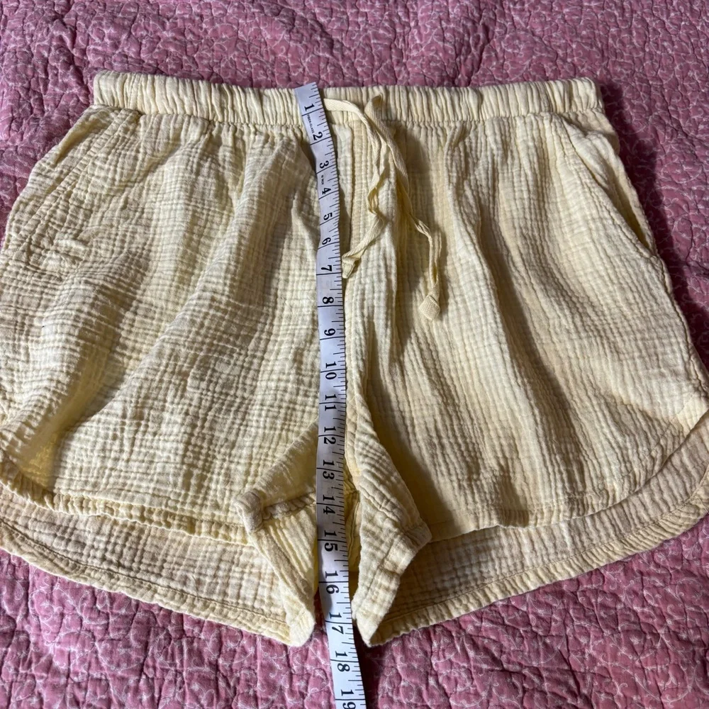 Drawstring Shorts - Picture 4 of 5